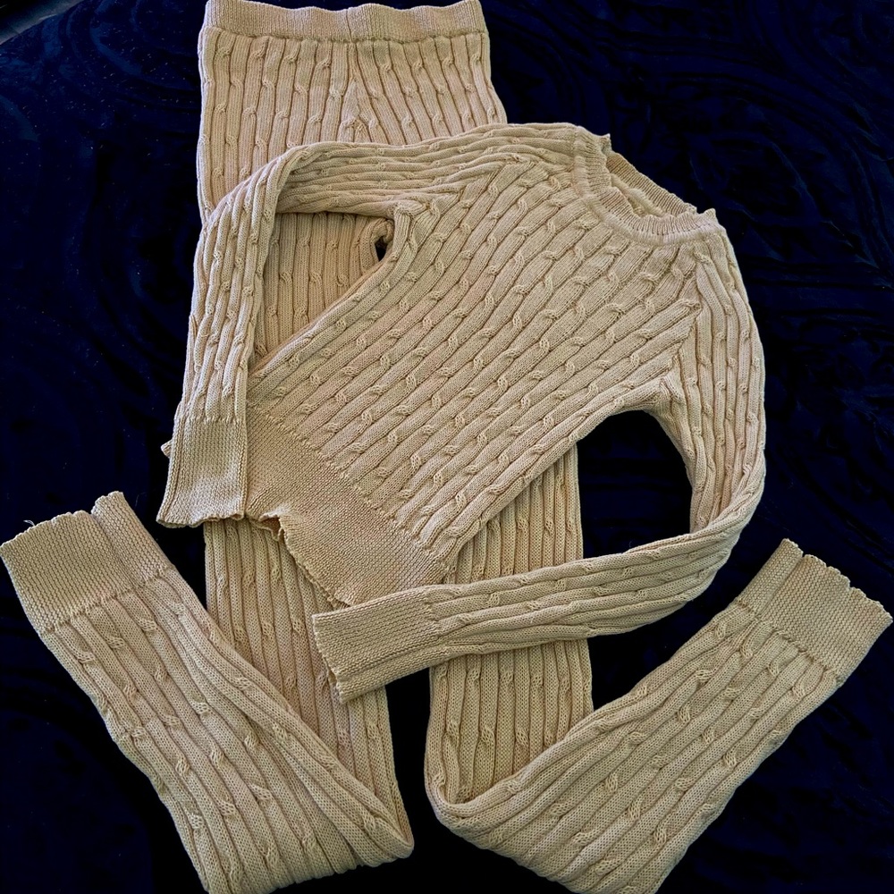 SOLD****2 Piece Fashion Nova Sweater Style Lounge Set
